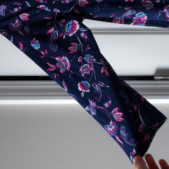 C'est LA Vie 3/4 sleeve blue w/ flower print large - Picture 2 of 11